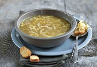 Soupe oignon-https://www.lesfruitsetlegumesfrais.com/en-cuisine/recettes/soupe-a-l-oignon