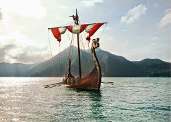 bateau-Viking-http://walkingwithancestors.blogspot.com/2014/07/my-viking-origins-rollo-ragnsvaldsson.html