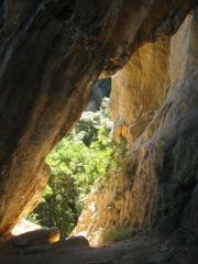 Grotte de Fauzan_http://jmmeuret.unblog.fr/2008/07/15/jour-4-deja-au-caroux/