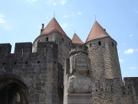 Dame Carcas_Pinpin_https://commons.wikimedia.org/wiki/File:France_cite_carcassonne_dame_carcas.jpg