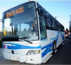 Bus_scolaire_Keolis_accident_Cuxac_http://www.ladepeche.fr/article/2013/03/19/1585492-cuxac-d-aude-un-bus-de-transport-scolaire-dans-le-carambolage.html